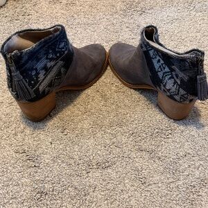 TOMS grey booties GUC